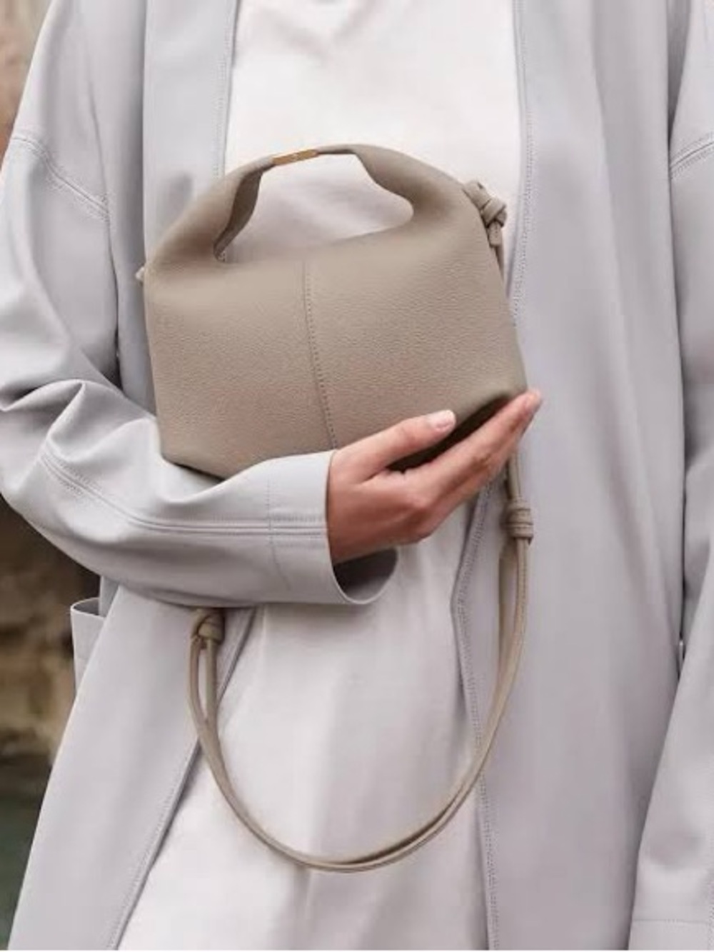 Polene Beri texture Taupe bag